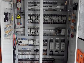 Tủ điều khiển